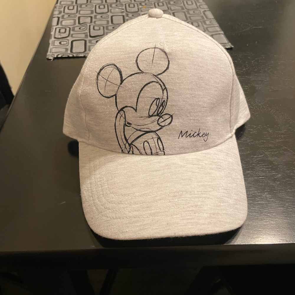 Mickey hat light gray and black